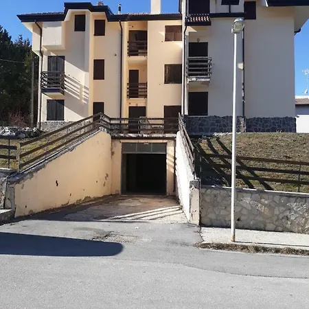 Vakantiehuis Casetta A Due Piani Nel Cuore Di Pesco